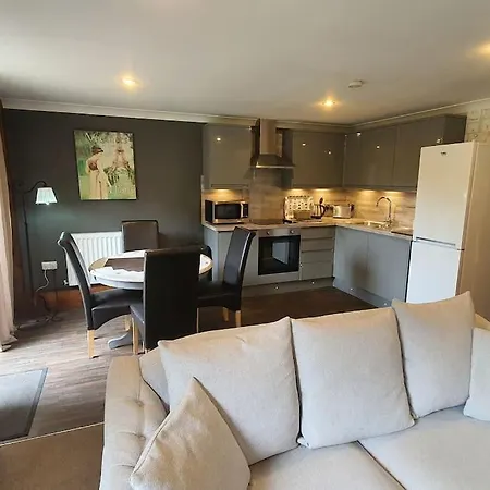 Harvest 8 Lodge, Yellowtop Country Park Villa *