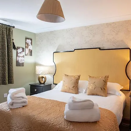 Harvest 8 Lodge, Yellowtop Country Park *