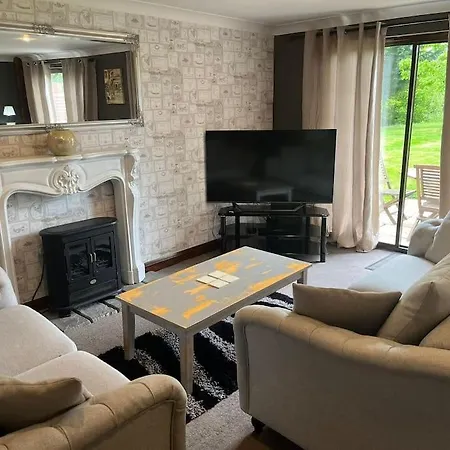 Harvest 8 Lodge, Yellowtop Country Park Villa *