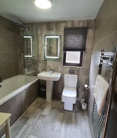 Harvest 8 Lodge, Yellowtop Country Park